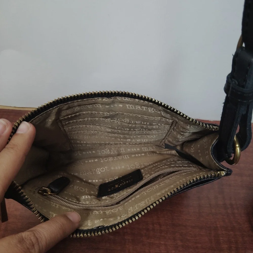 Margot Aiden Wallet On The String Black Leather Crossbody Phone Card Holder